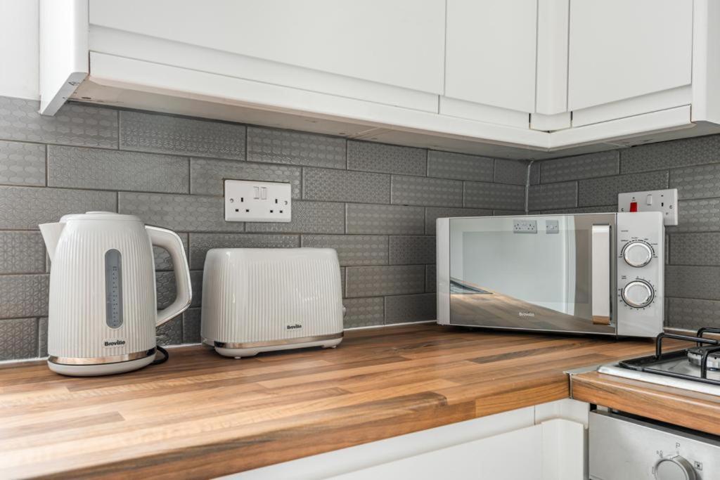 Hopetown Apartment-Modern 2 Bed With Free Parking Normanton  Exterior photo